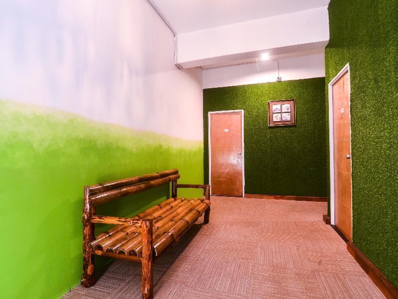Oyo 1119 Memoire Express Hotel クチン エクステリア 写真