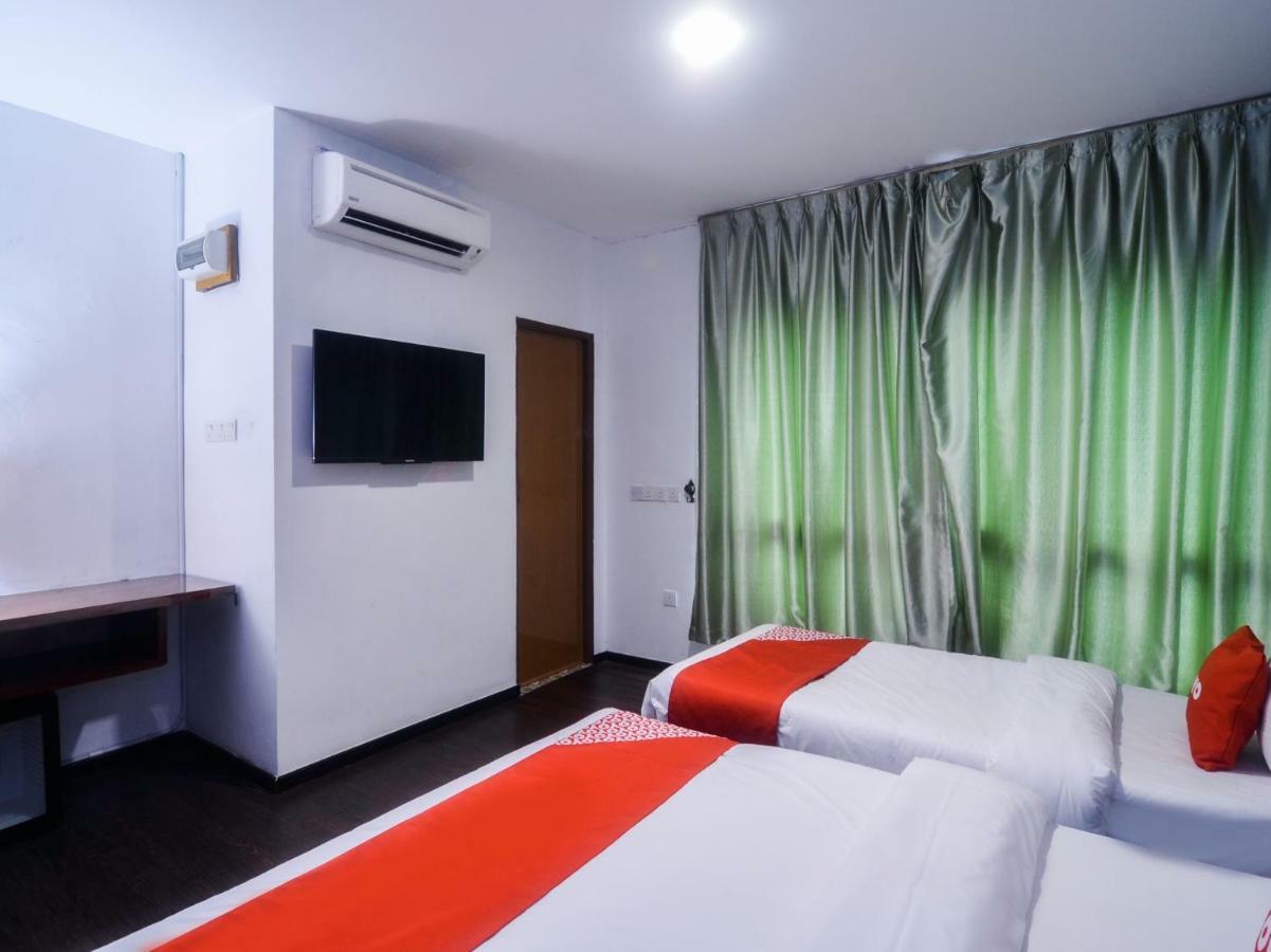 Oyo 1119 Memoire Express Hotel クチン エクステリア 写真